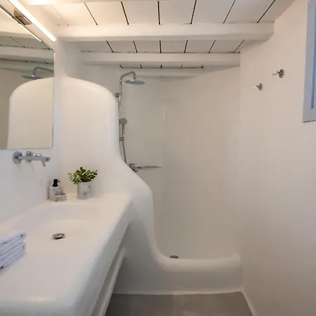 Isabella - Psarou * Psarou (Mykonos)